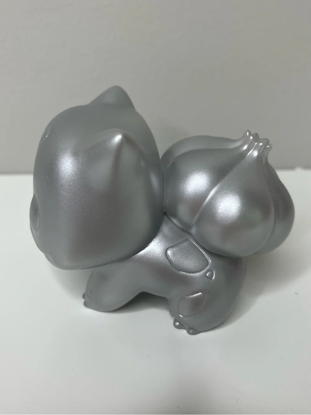 Funko Pop! Vinyl Figure: Pokemon Bulbasaur Silver Metallic 25th Anniversary #454
